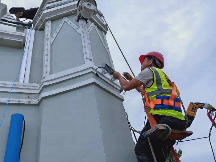 石景山游樂園項目支架制作燈具安裝