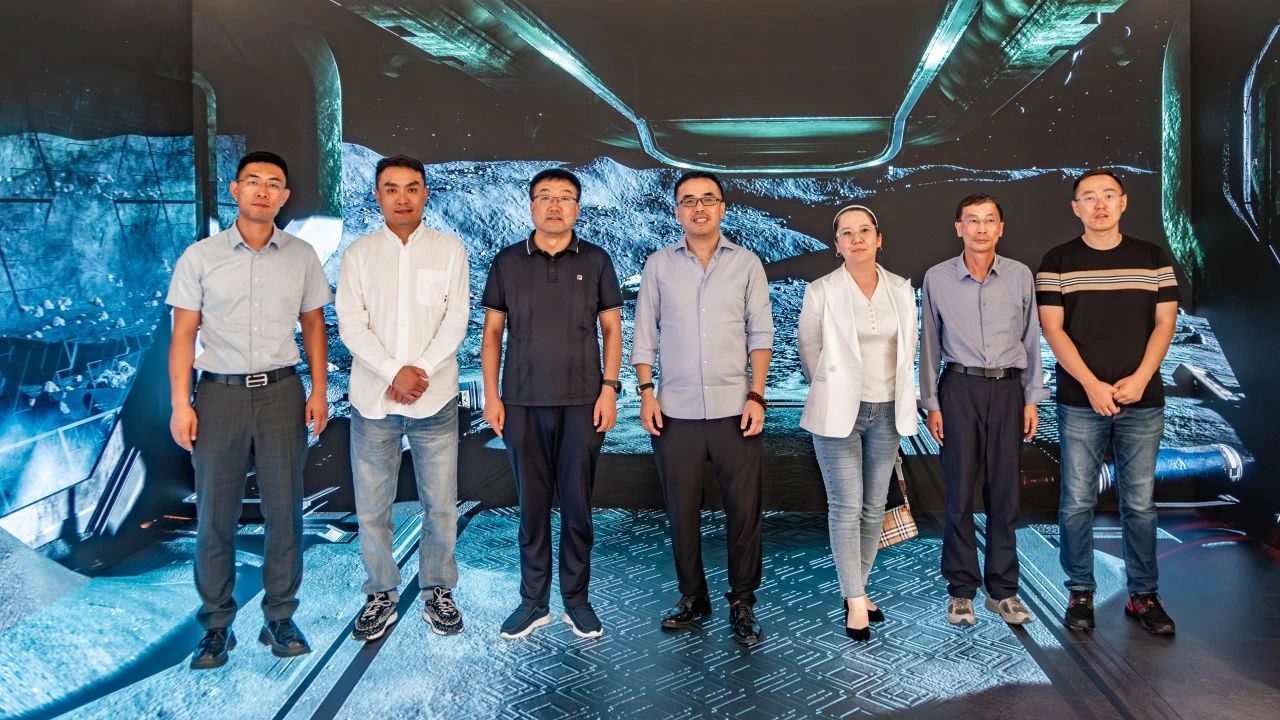 集團資訊 | 東勝國投、中城盛源、轉(zhuǎn)角巷商業(yè)管理的企業(yè)領(lǐng)導(dǎo)蒞臨信達(dá)電通總部交流座談，共商合作